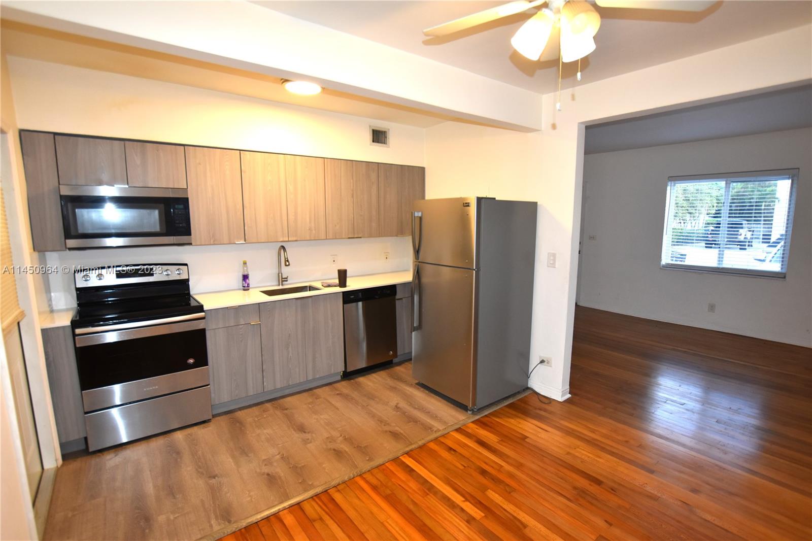 2 Bedroom 1 Bathroom Unit. The unit has an updated kitchen and bathroom, wood floors throughout and newer appliances. The unit has impact windows, 1 assigned parking space and a laundry room on site. Easy access to transportation close to Miracle Mile, restaurants, shopping and entertainment. Water and Electrical is included in the rent.