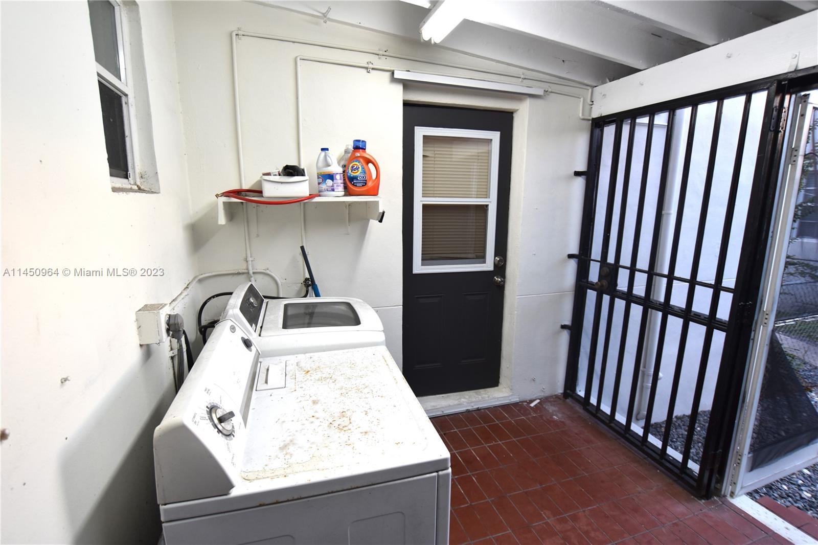 ENGLEWOOD - Residential Lease