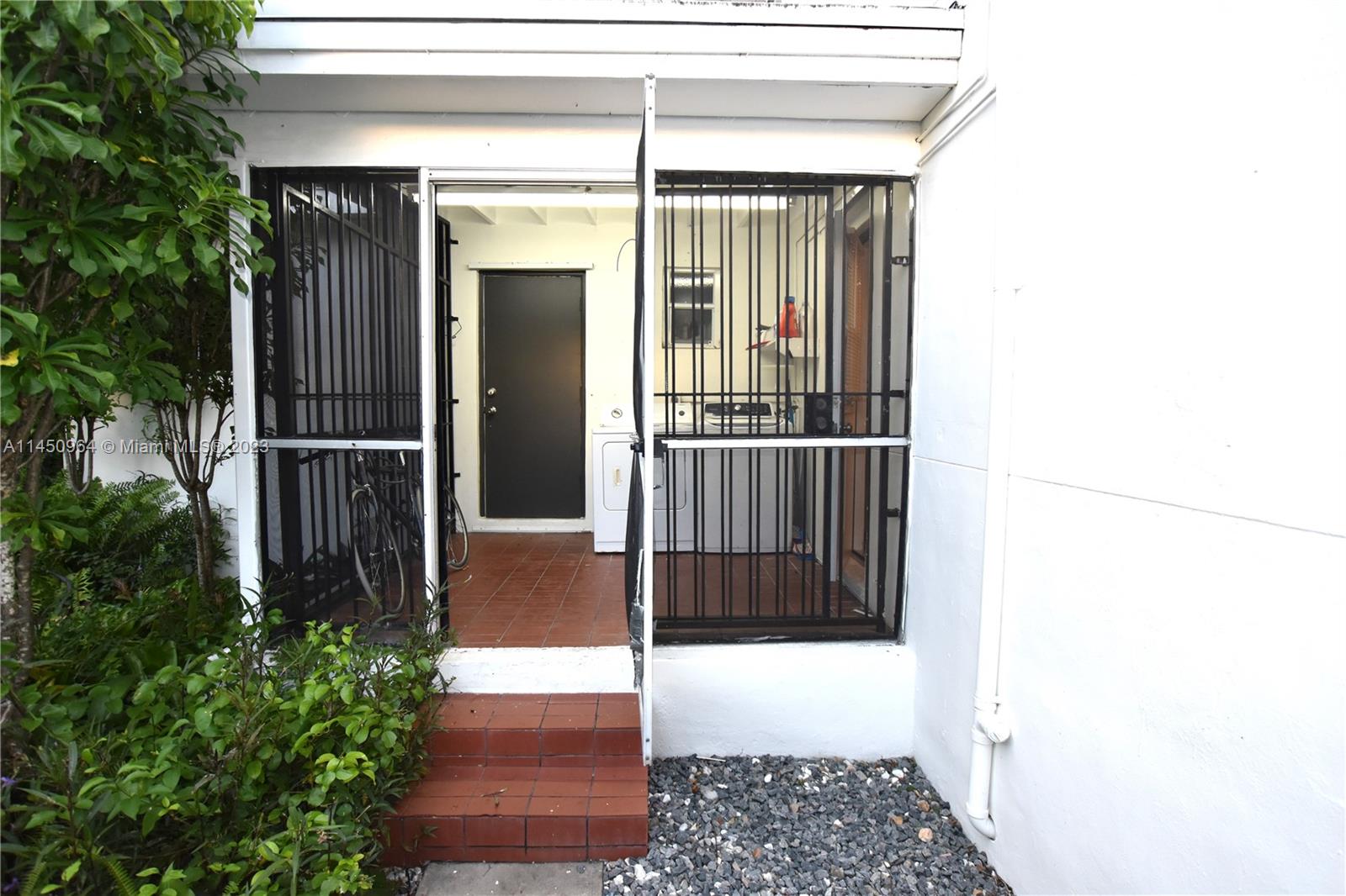 ENGLEWOOD - Residential Lease