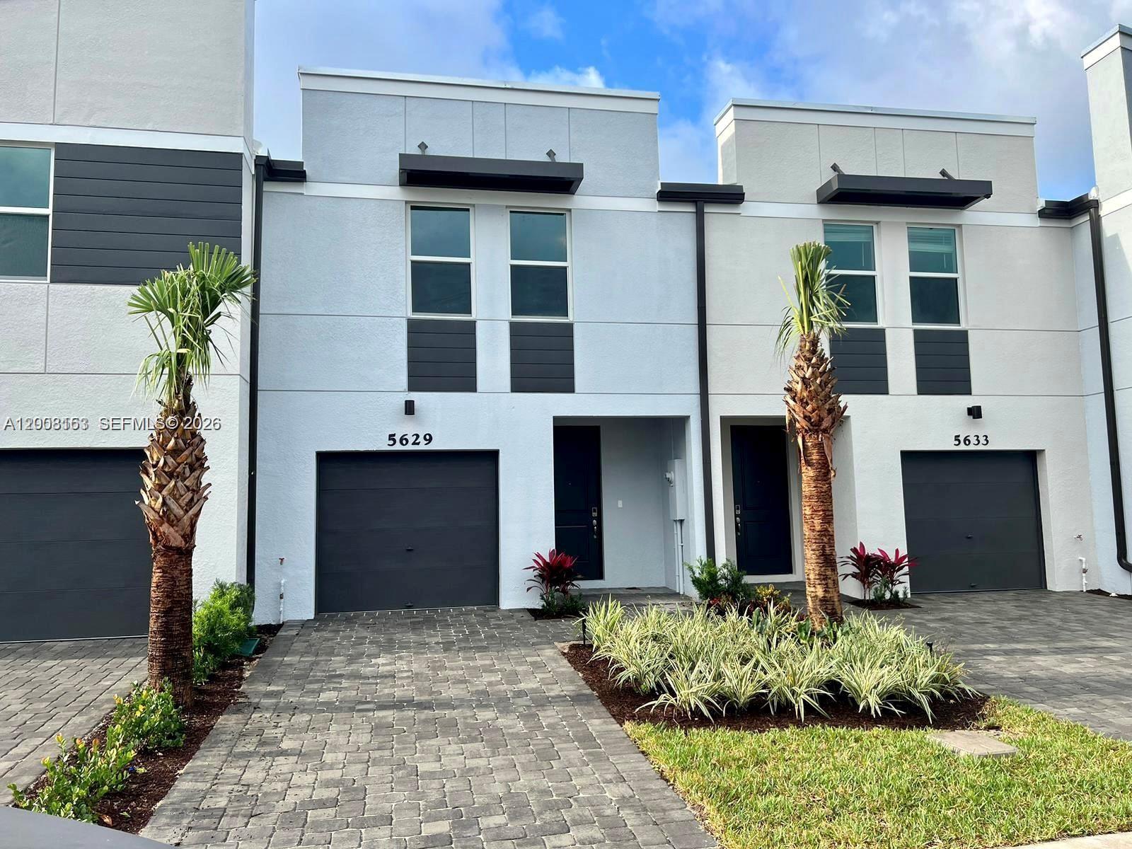 ENCLAVE AT MANGONIA PARK - Residential