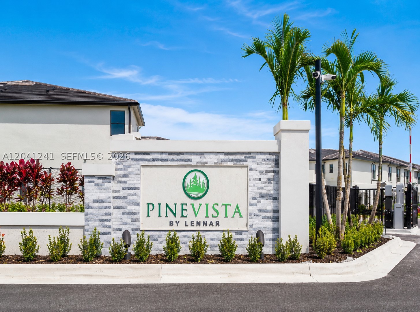 PINE ISLE - Residential