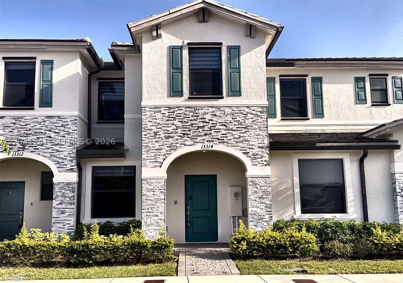 Beautiful 3-bedroom, 2.5-bath townhome located in the desirable Pine Vista community in Homestead. Built in 2022, this residence offers a modern two-story layout, bright living areas, tile and carpet flooring, and an open-concept living/dining area connected to the kitchen. The property features stainless steel appliances, central A/C, and two assigned parking spaces. Conveniently located near shopping, dining, schools, and major roadways. Buyer and buyer’s agent must verify all HOA information, restrictions, fees, measurements, and property details.