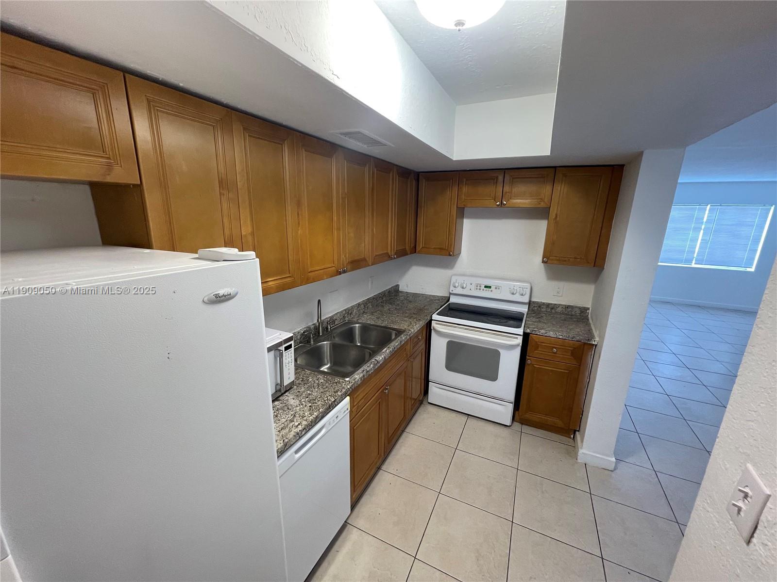 THE WHITE HOUSE CONDO - Residential Lease