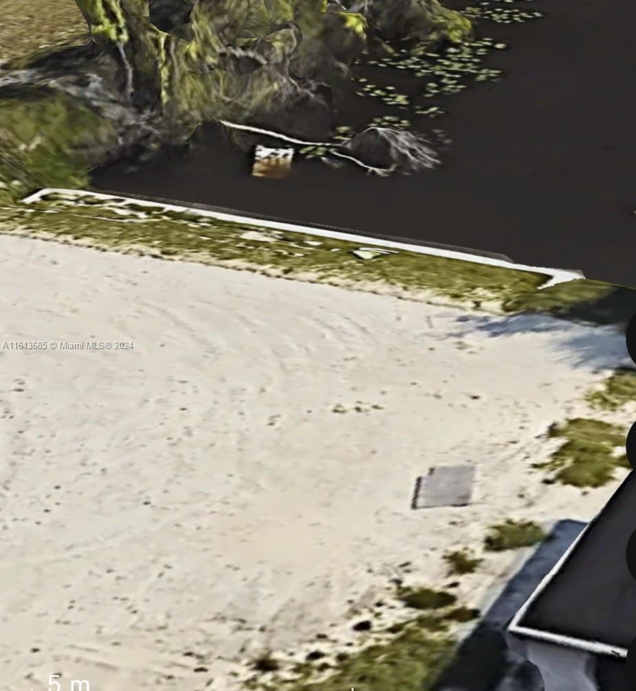 CAPE CORAL - Land