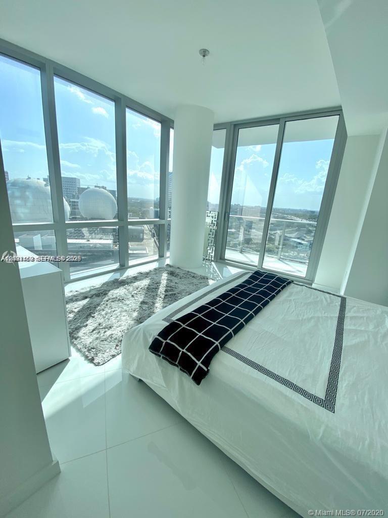 PARAMOUNT WORLD CENTER - Residential