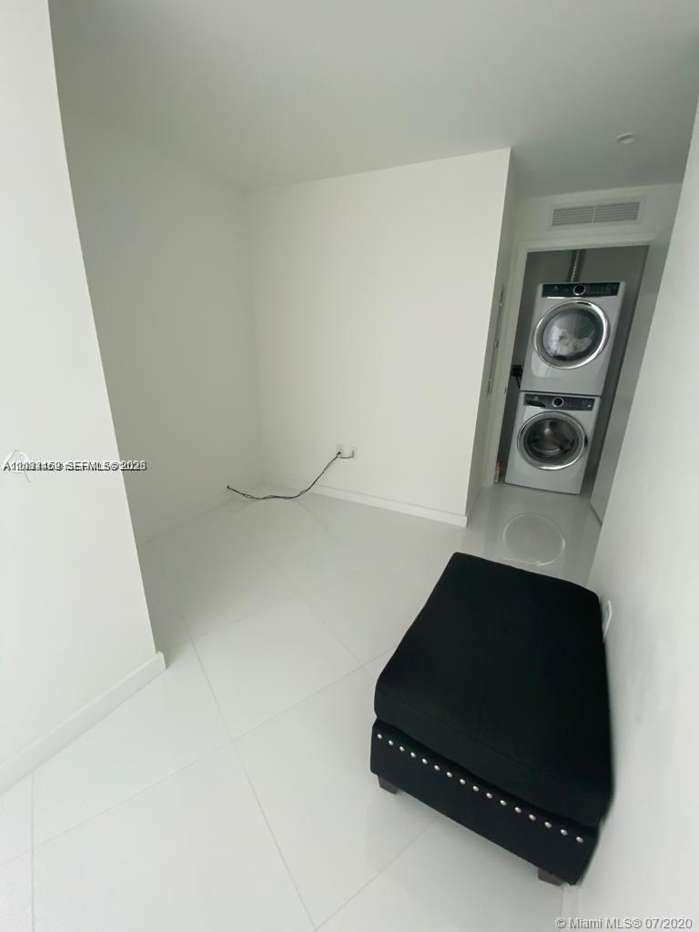 PARAMOUNT WORLD CENTER - Residential