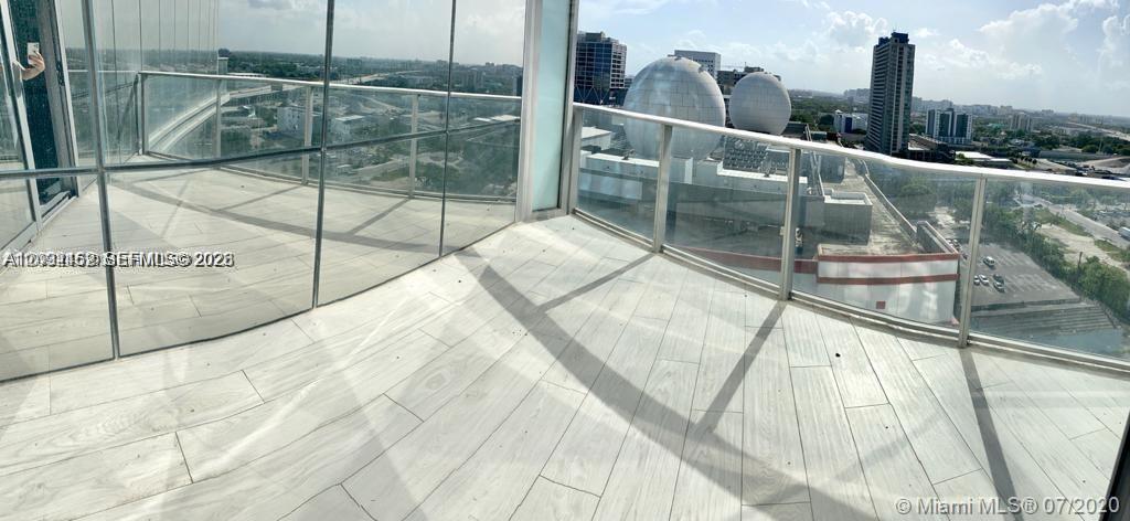 PARAMOUNT WORLD CENTER - Residential