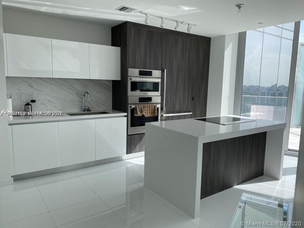 PARAMOUNT WORLD CENTER - Residential