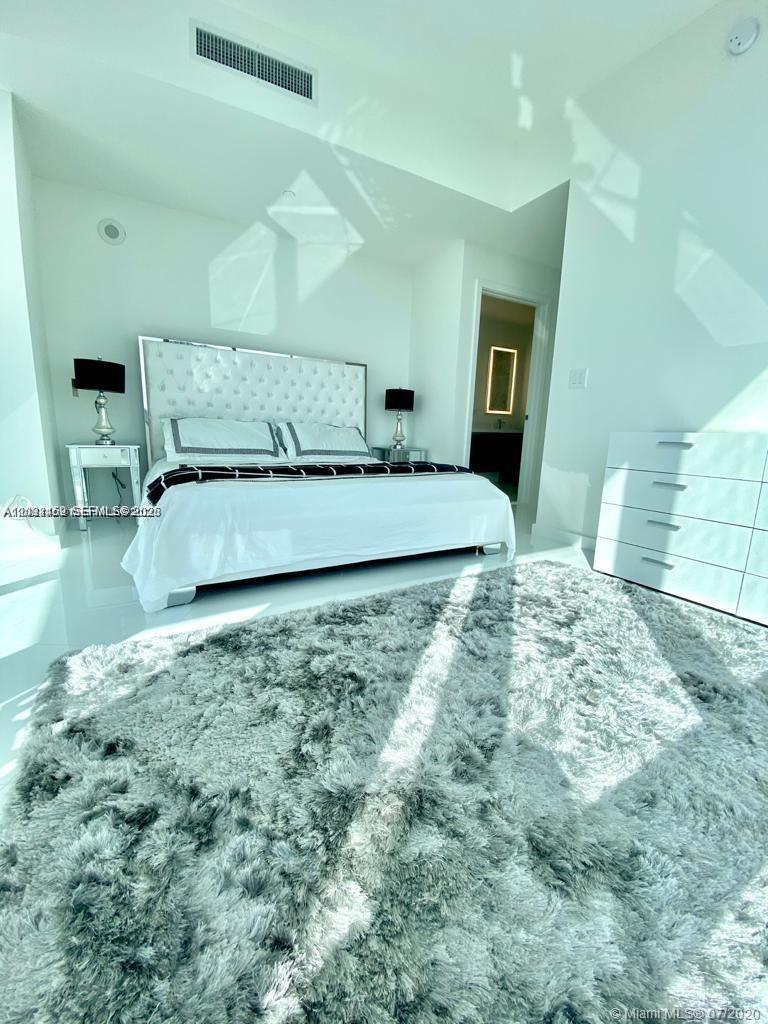 PARAMOUNT WORLD CENTER - Residential