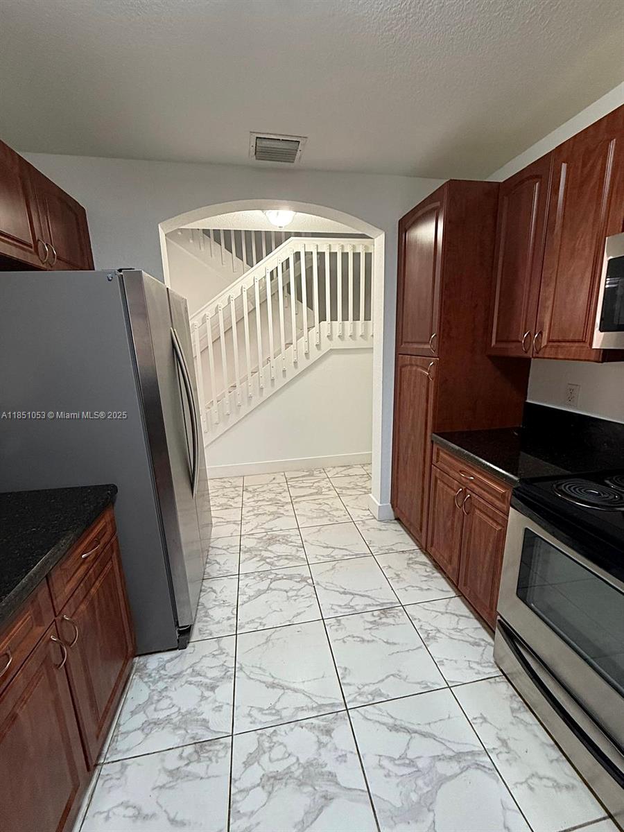 TRELLIS AT BAYSHORE - Residential Lease