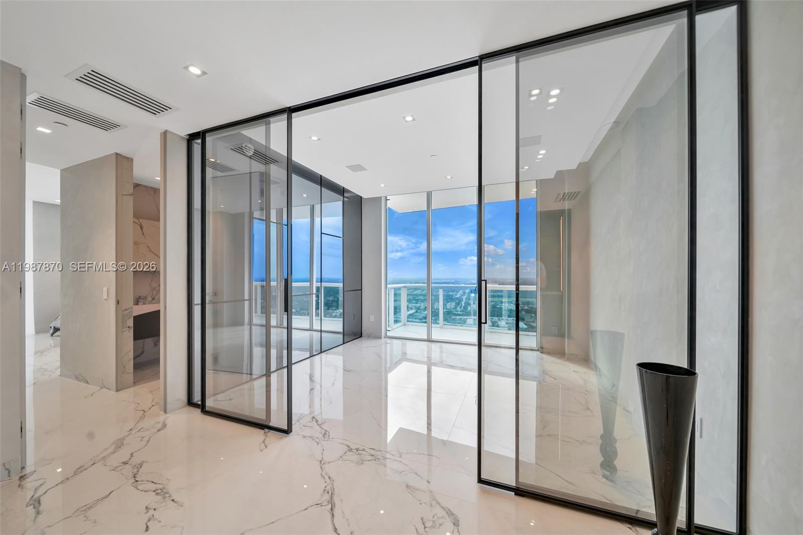 TRUMP HOLLYWOOD - Residential
