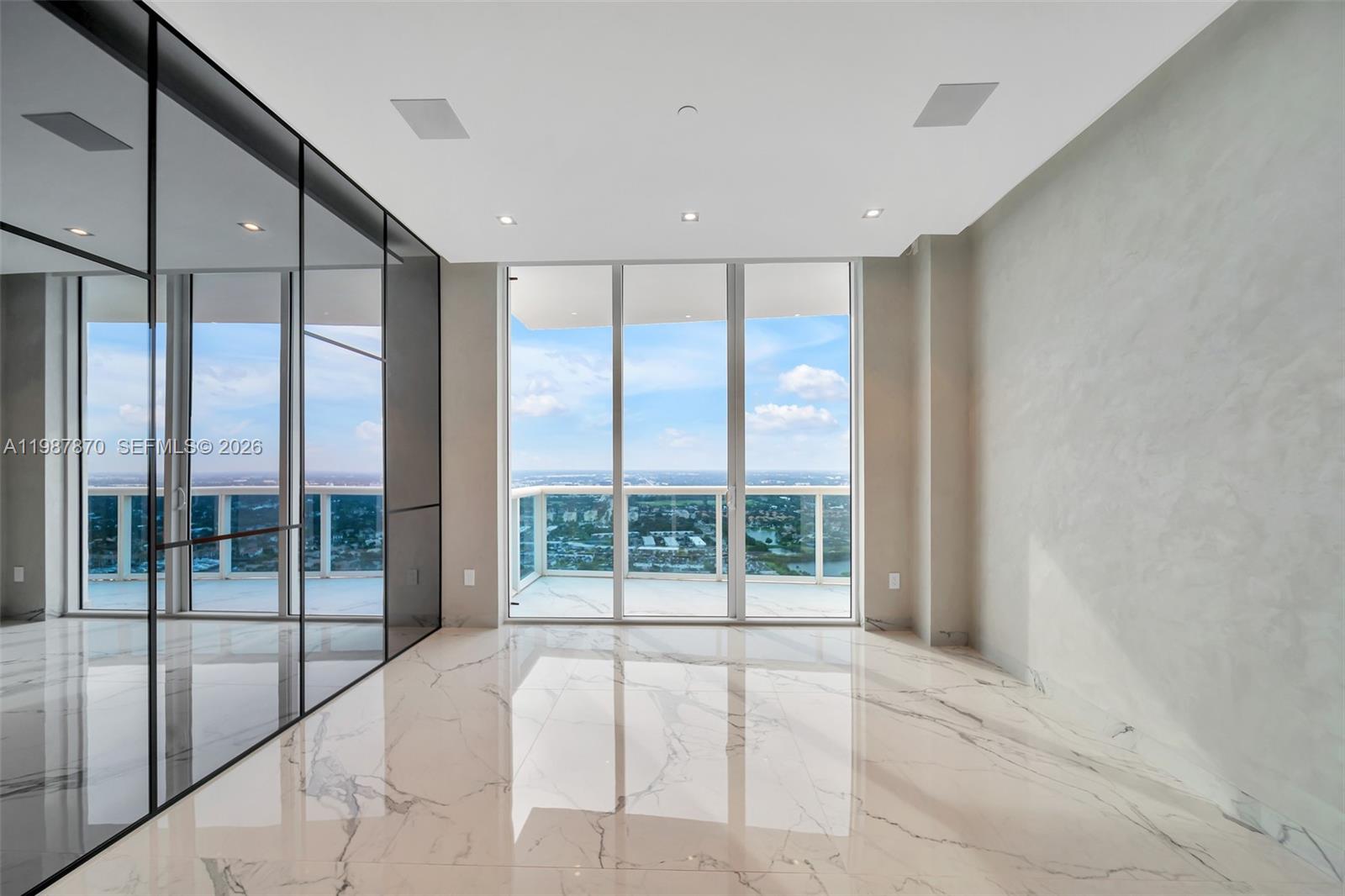 TRUMP HOLLYWOOD - Residential