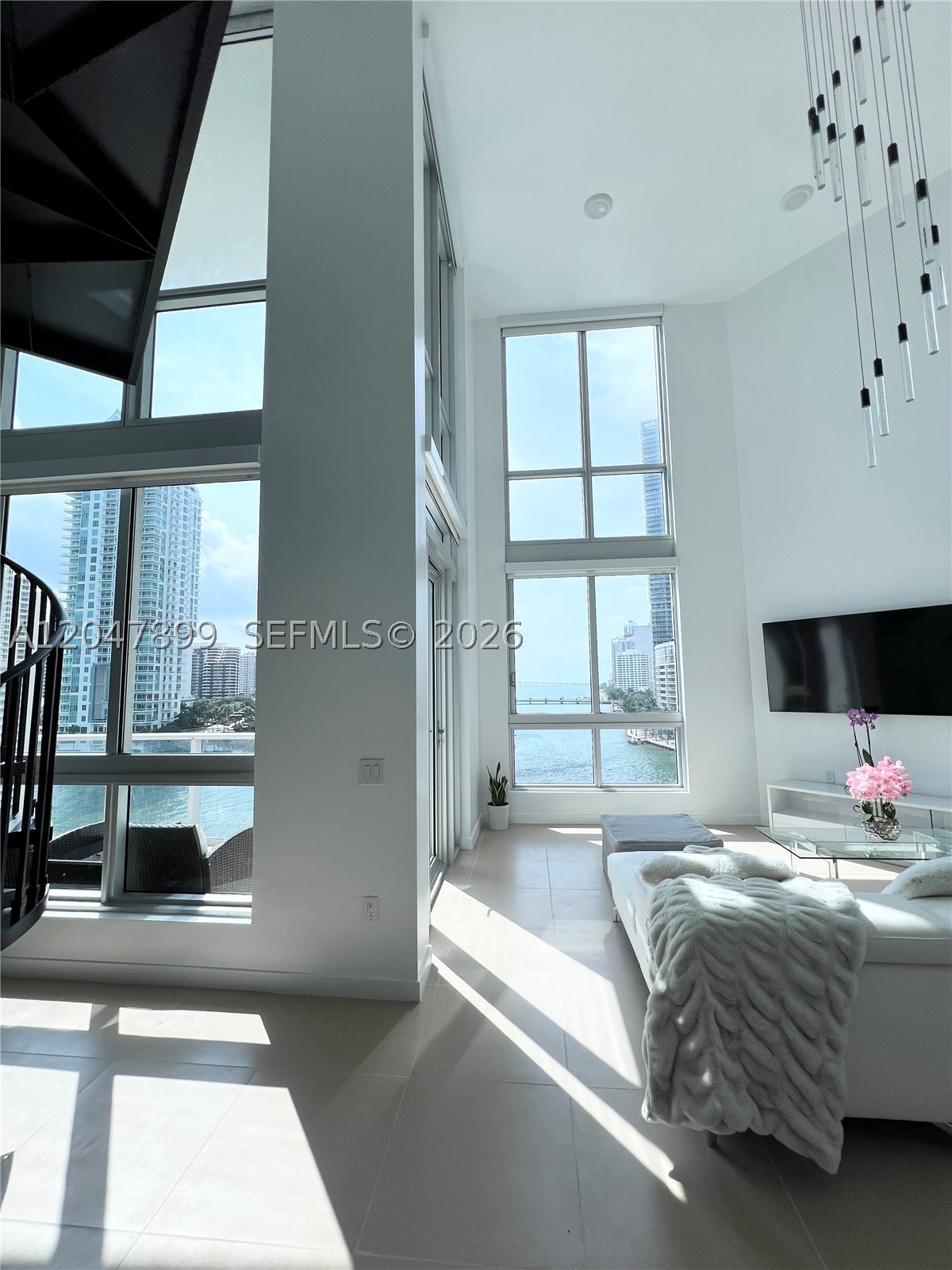 MET 1 CONDO - Residential