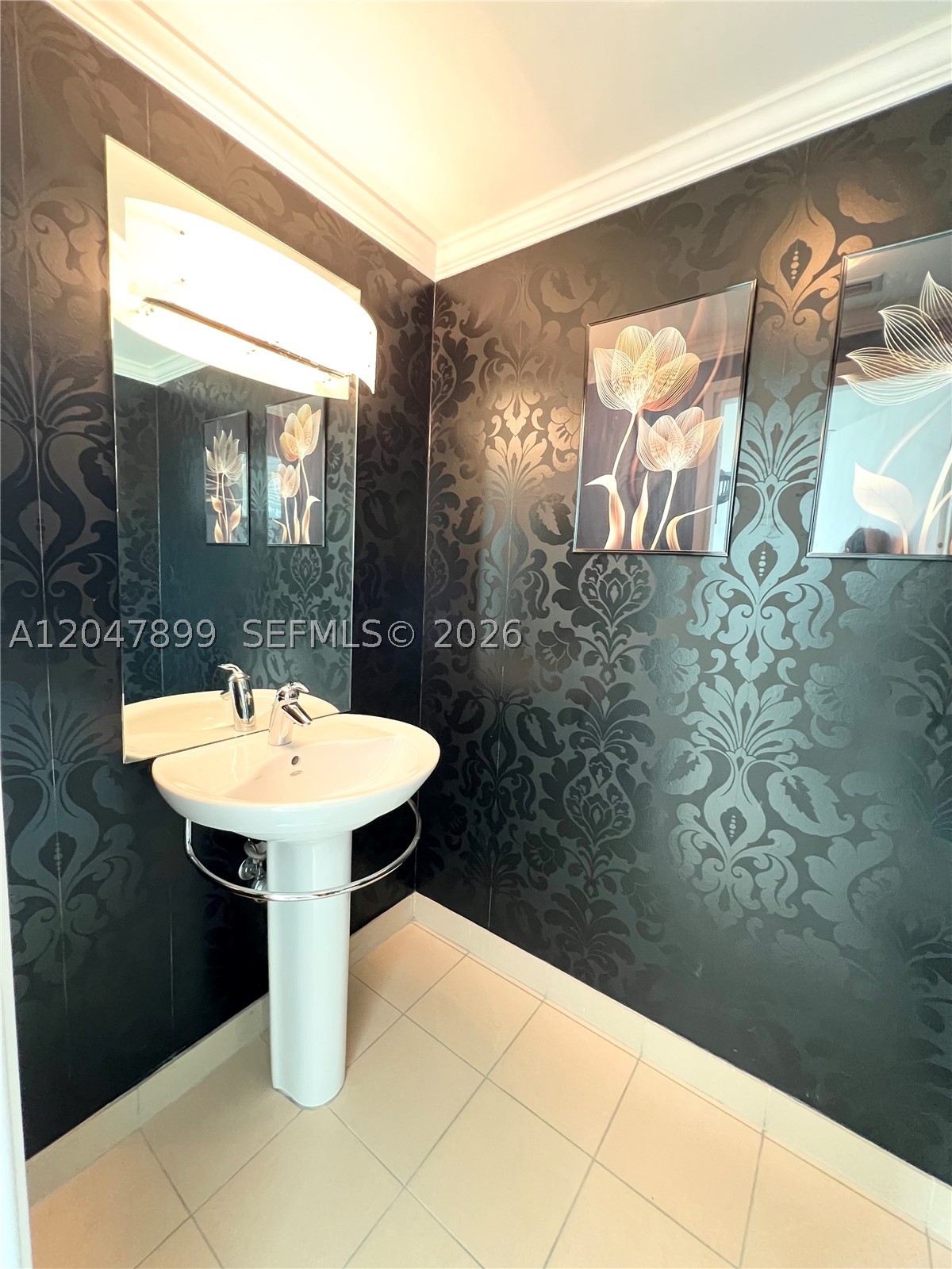 MET 1 CONDO - Residential