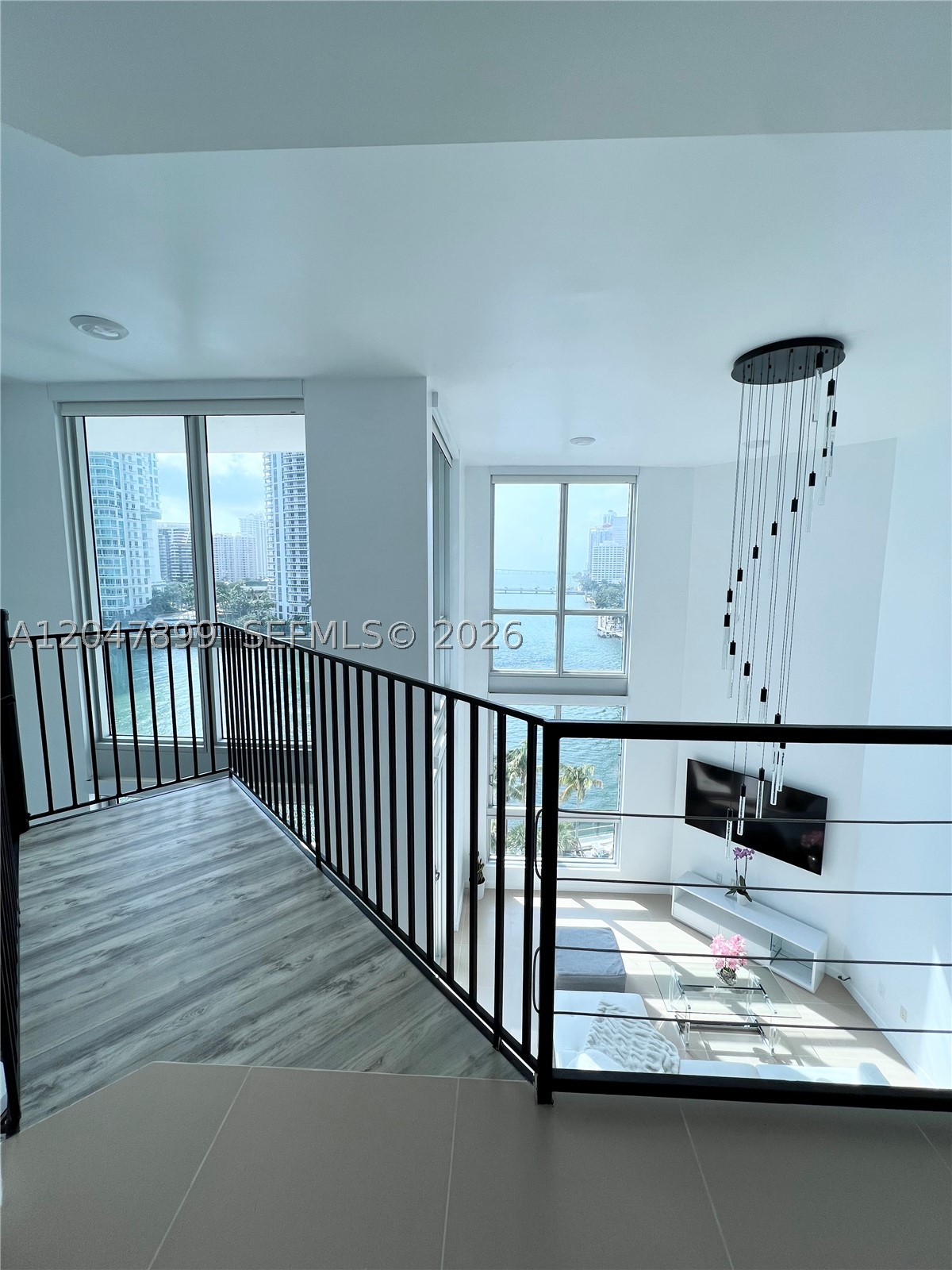 MET 1 CONDO - Residential