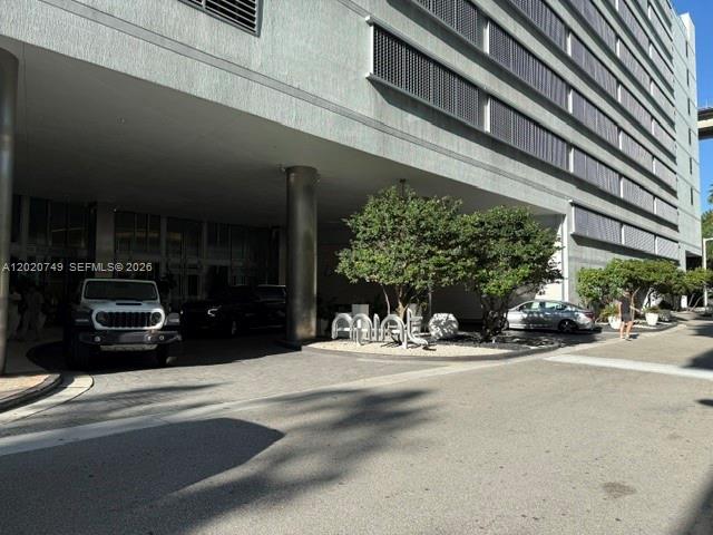 MINT CONDO - Residential