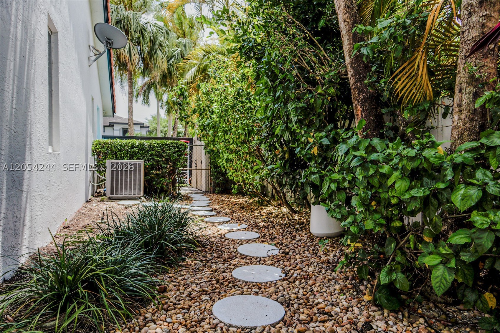 PONCIANA GARDENS - Residential
