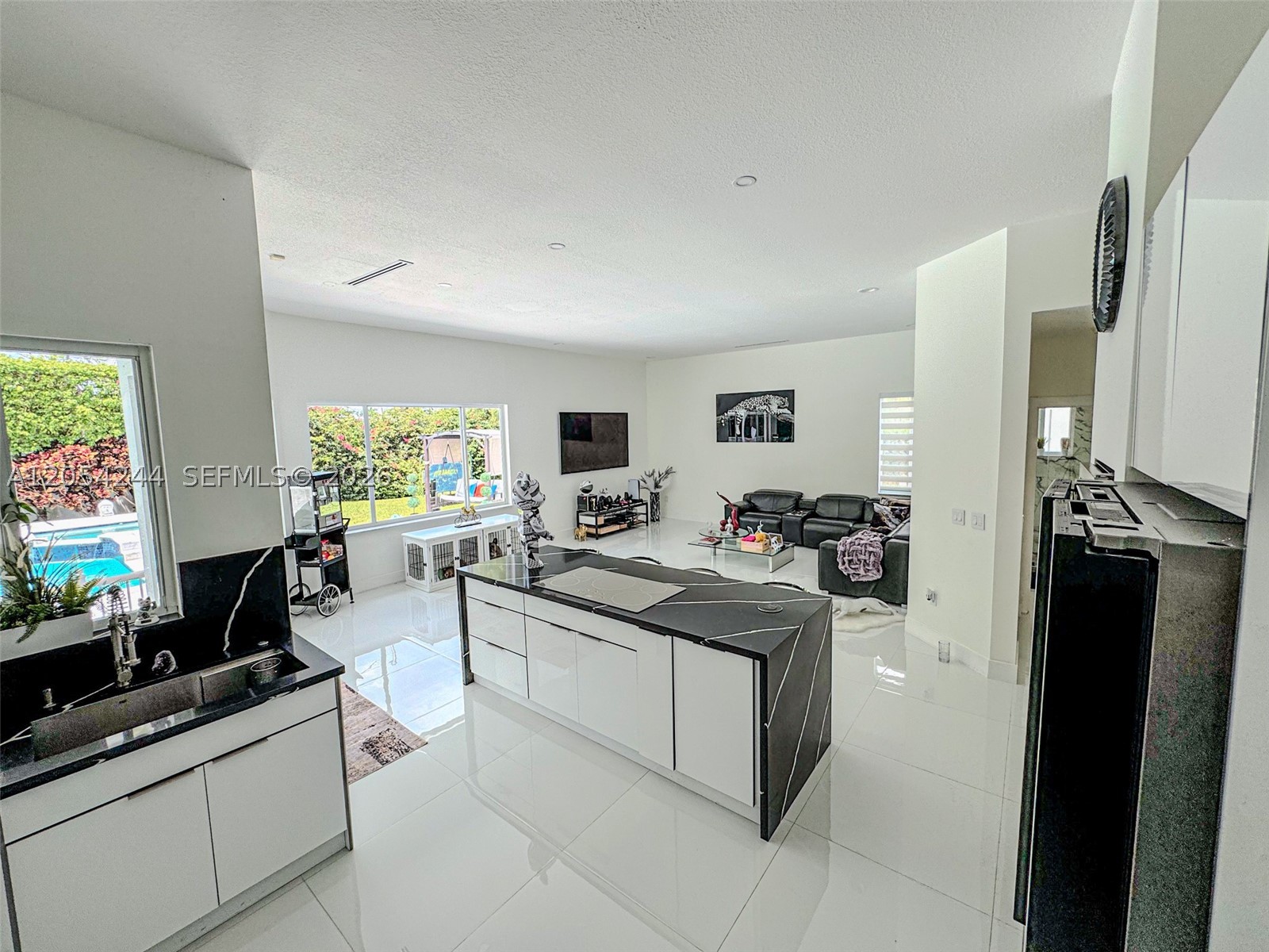 PONCIANA GARDENS - Residential