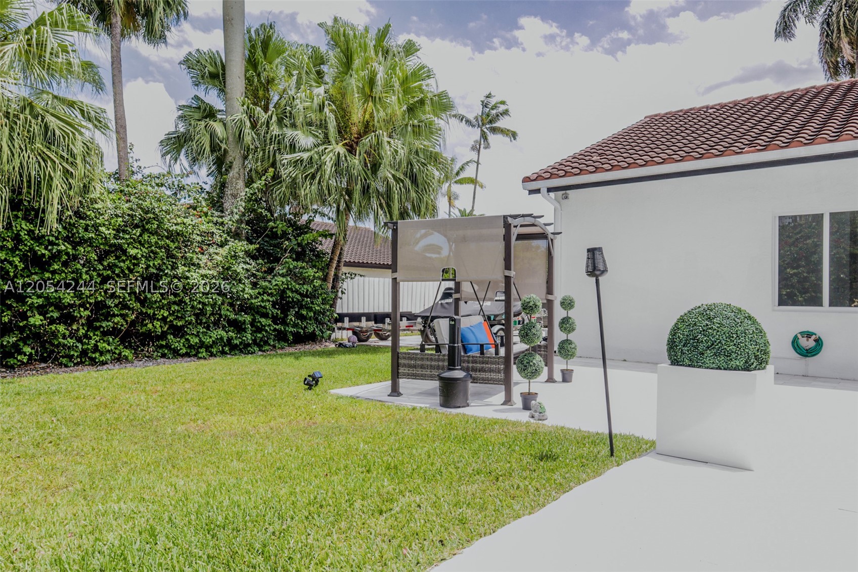 PONCIANA GARDENS - Residential