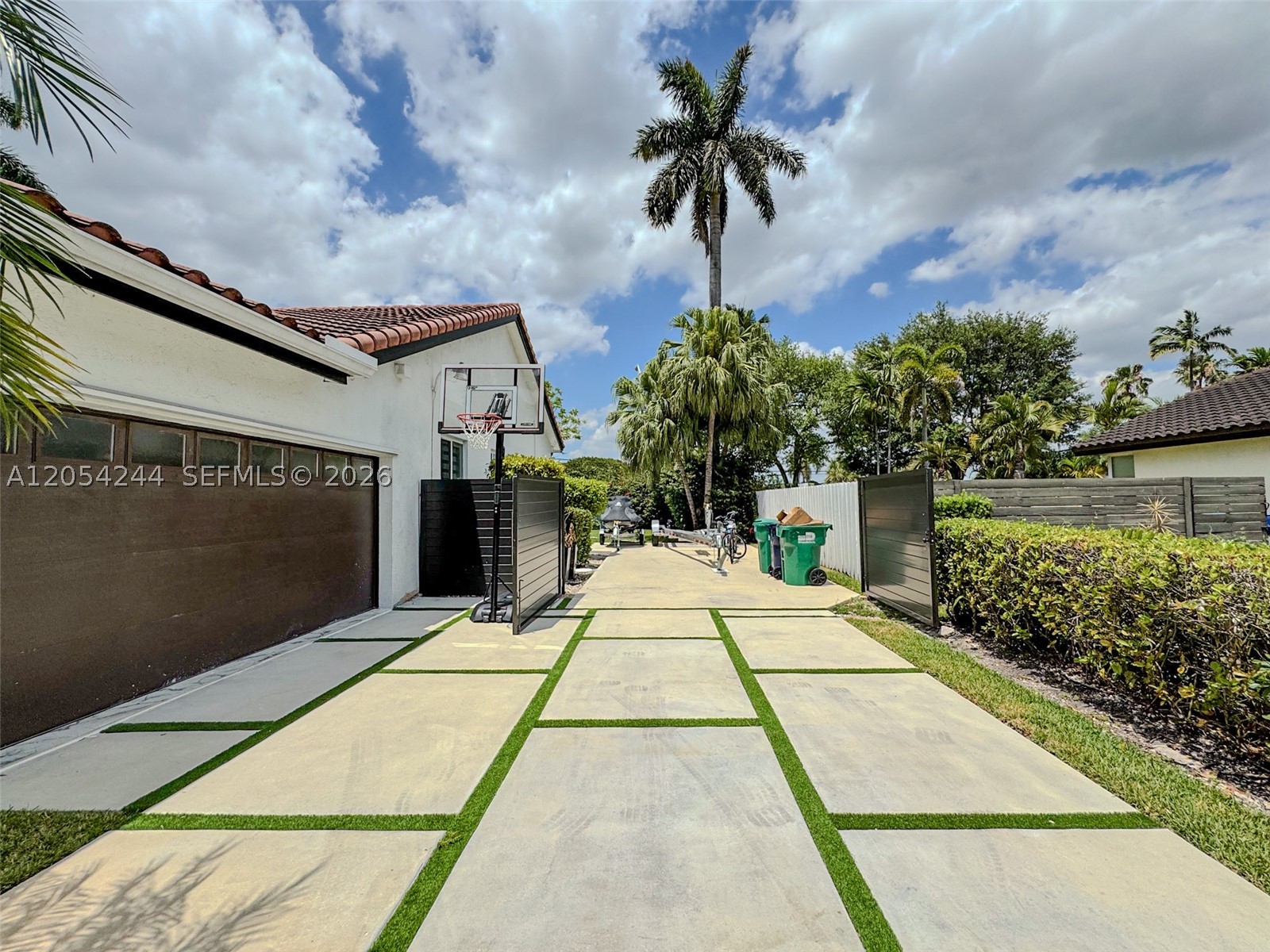 PONCIANA GARDENS - Residential