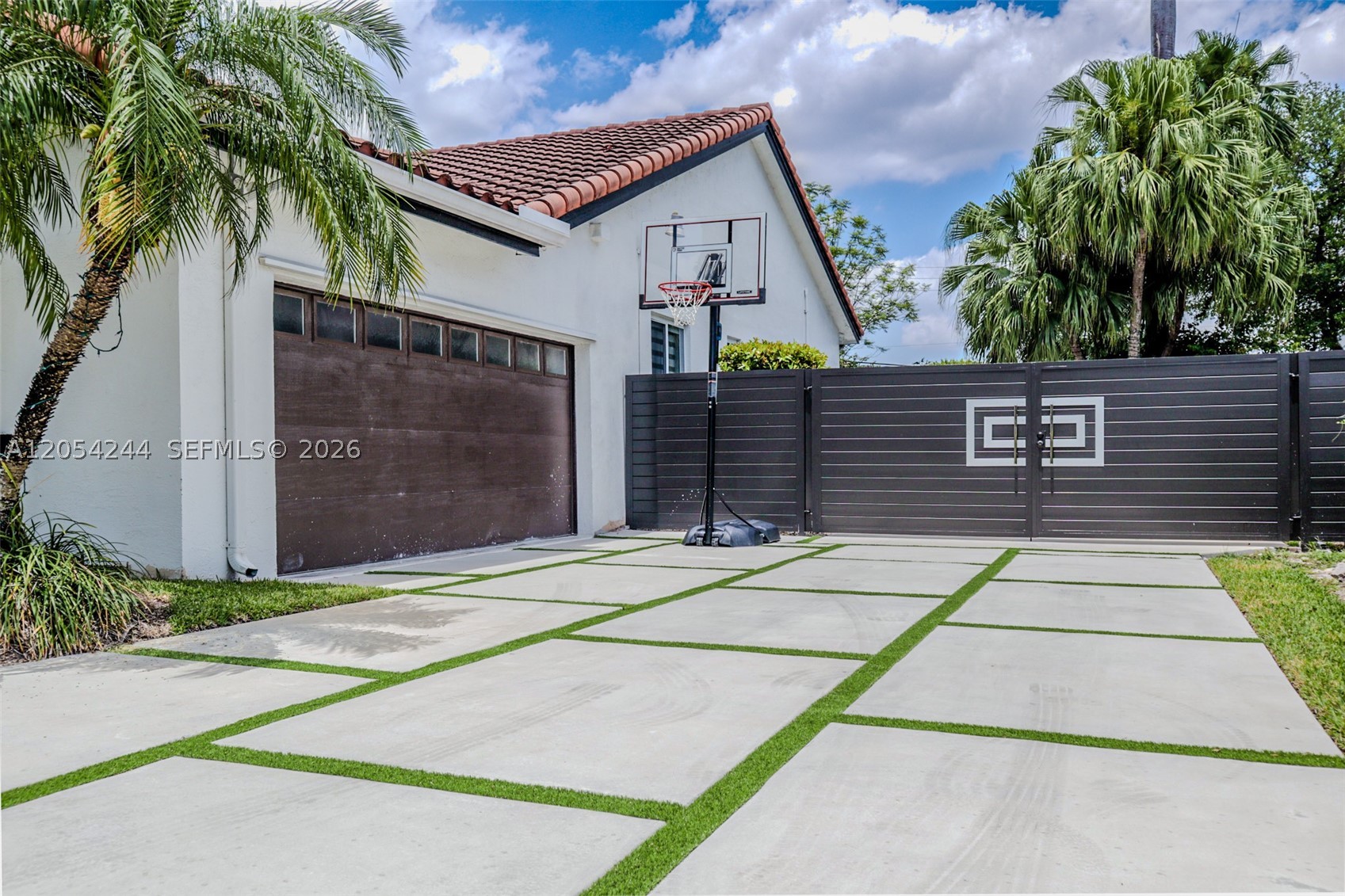 PONCIANA GARDENS - Residential