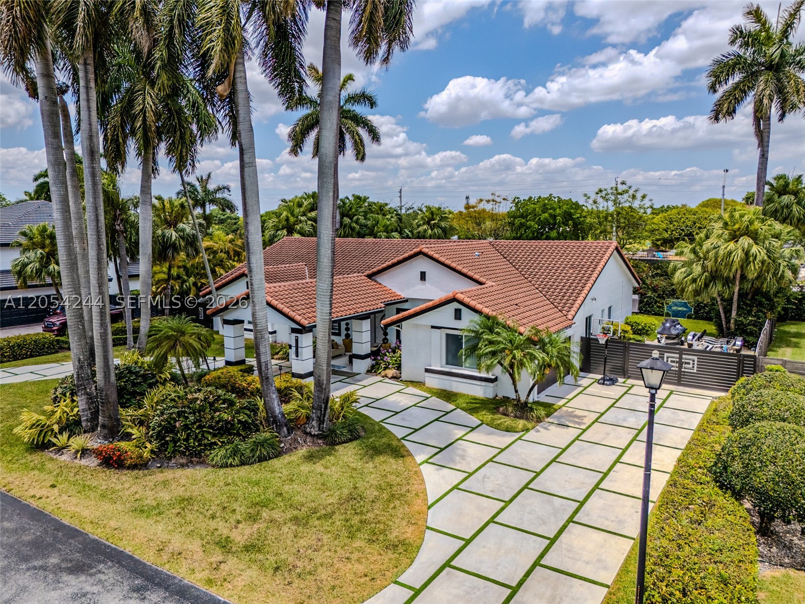 PONCIANA GARDENS - Residential