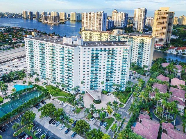 OCEANVIEW BUILDING A COND - Residential