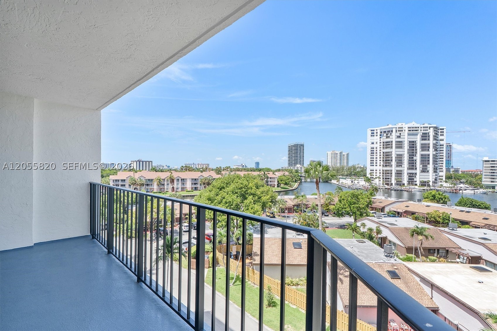 200 LESLIE CONDO - Residential
