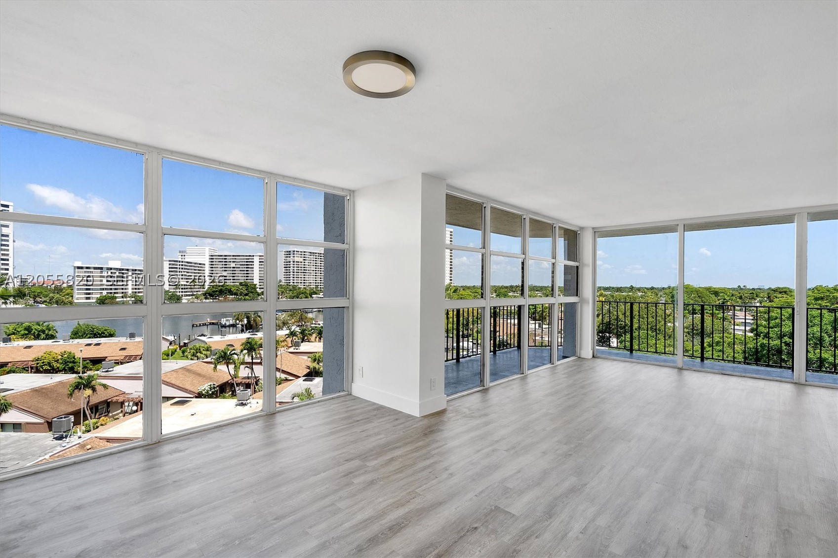 200 LESLIE CONDO - Residential