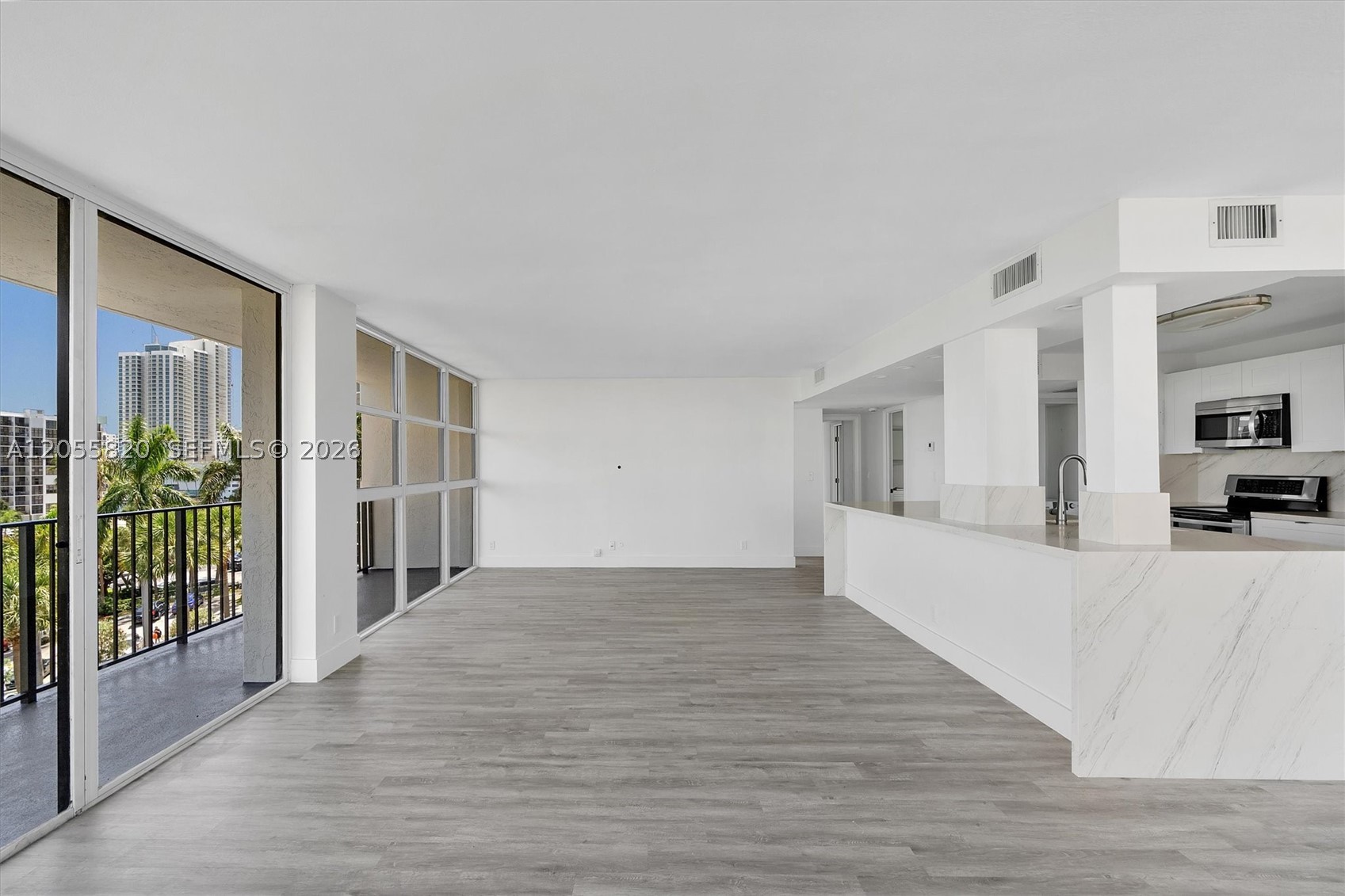 200 LESLIE CONDO - Residential