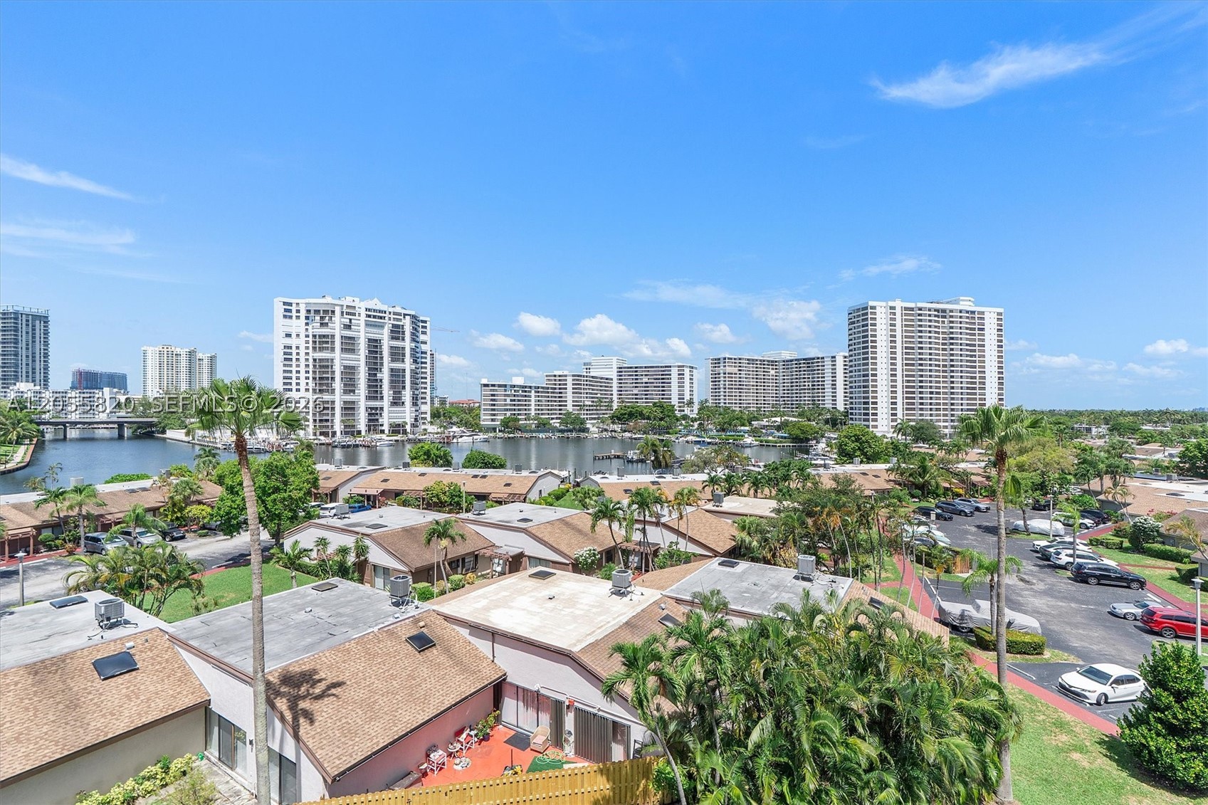 200 LESLIE CONDO - Residential