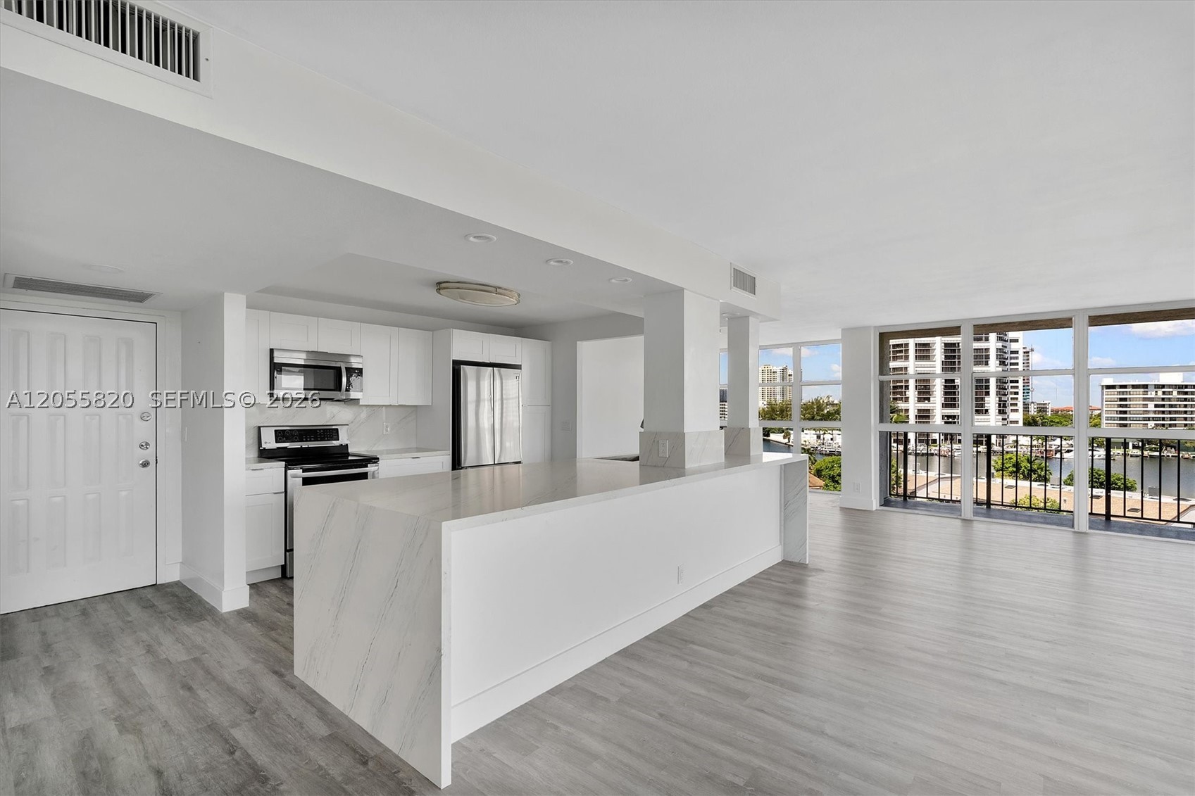 200 LESLIE CONDO - Residential