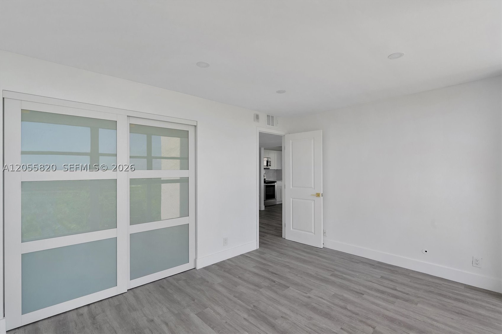200 LESLIE CONDO - Residential