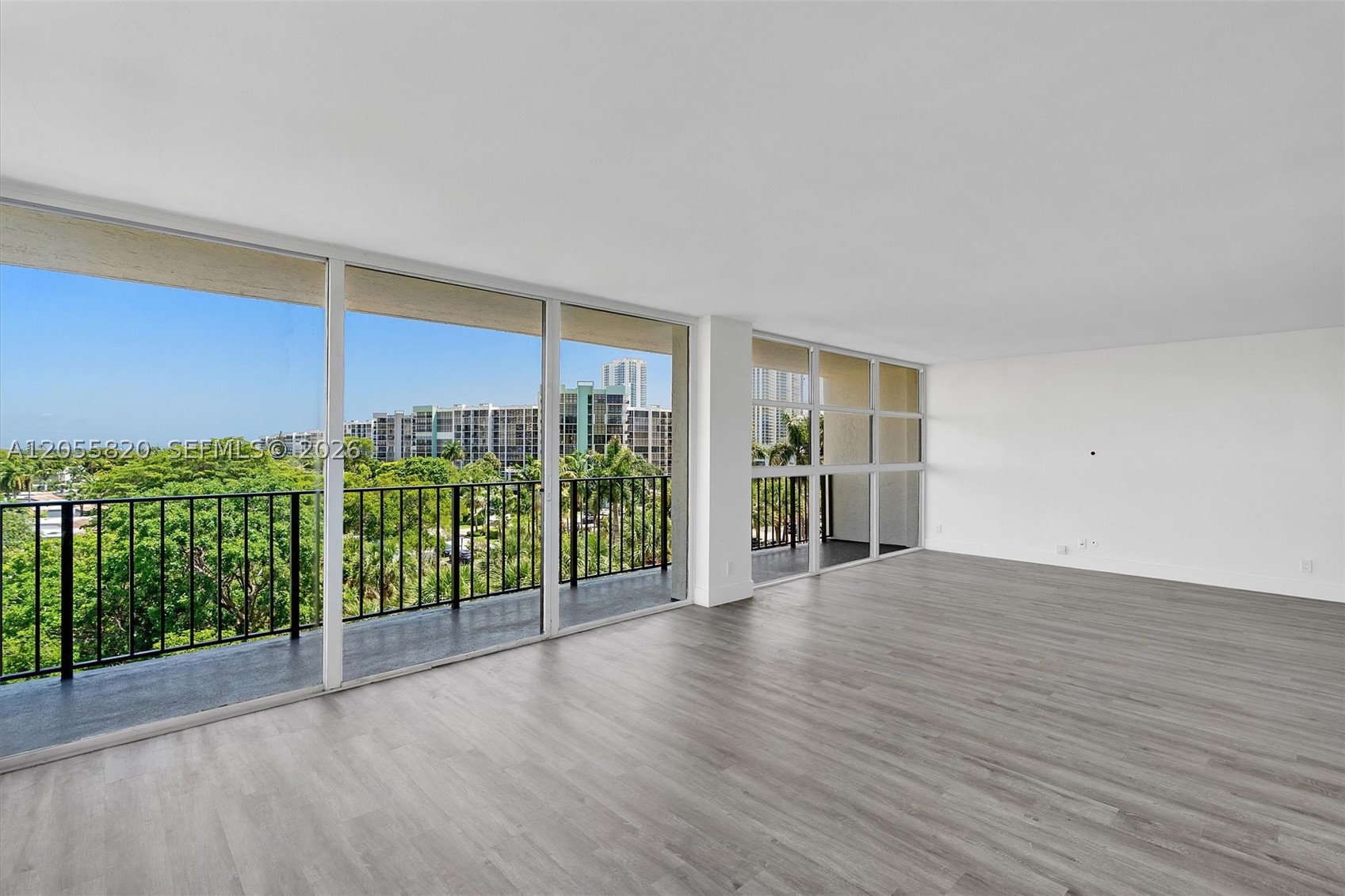 200 LESLIE CONDO - Residential