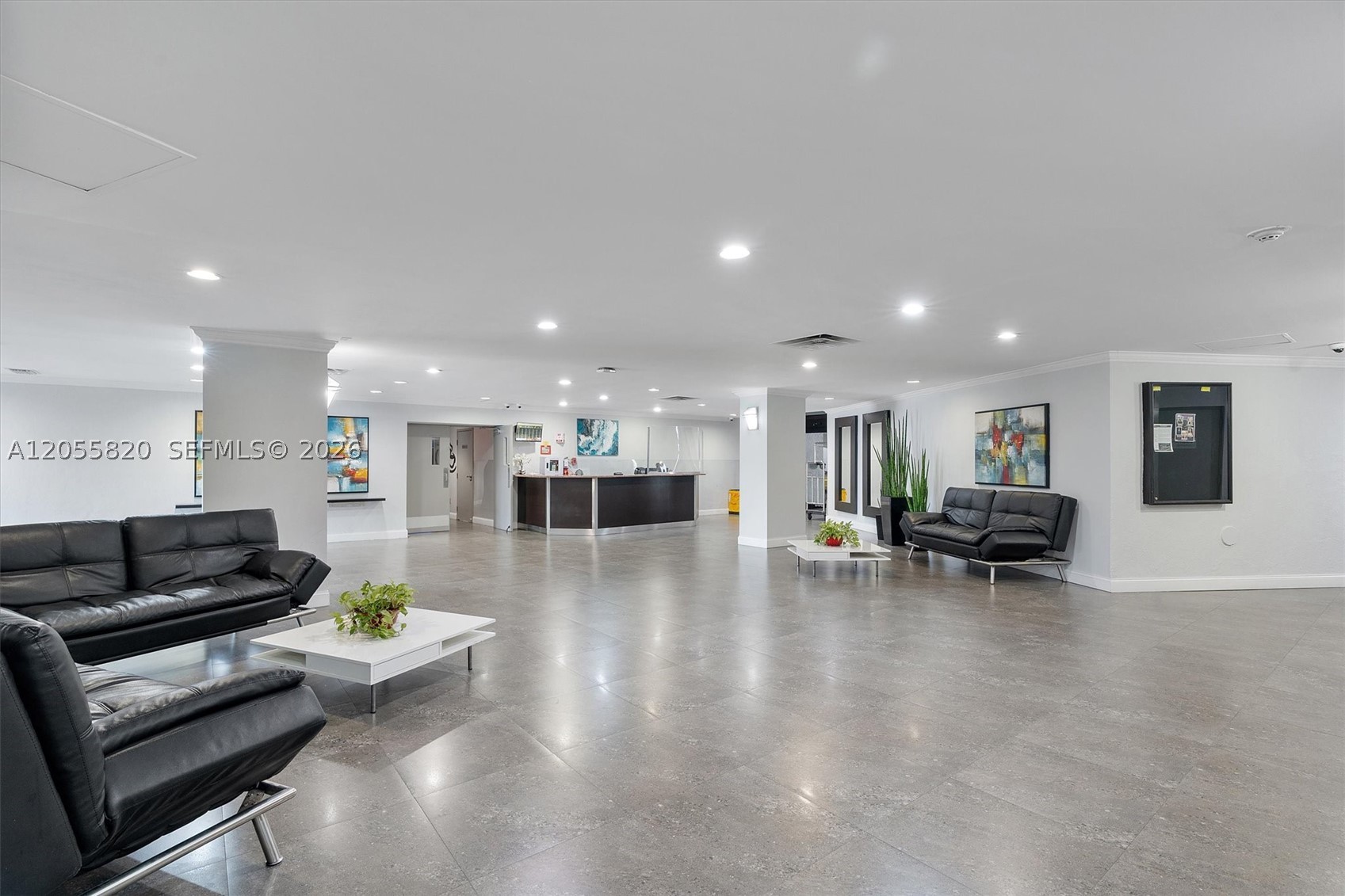 200 LESLIE CONDO - Residential
