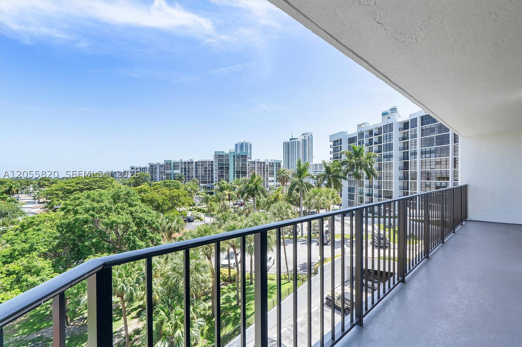 200 LESLIE CONDO - Residential