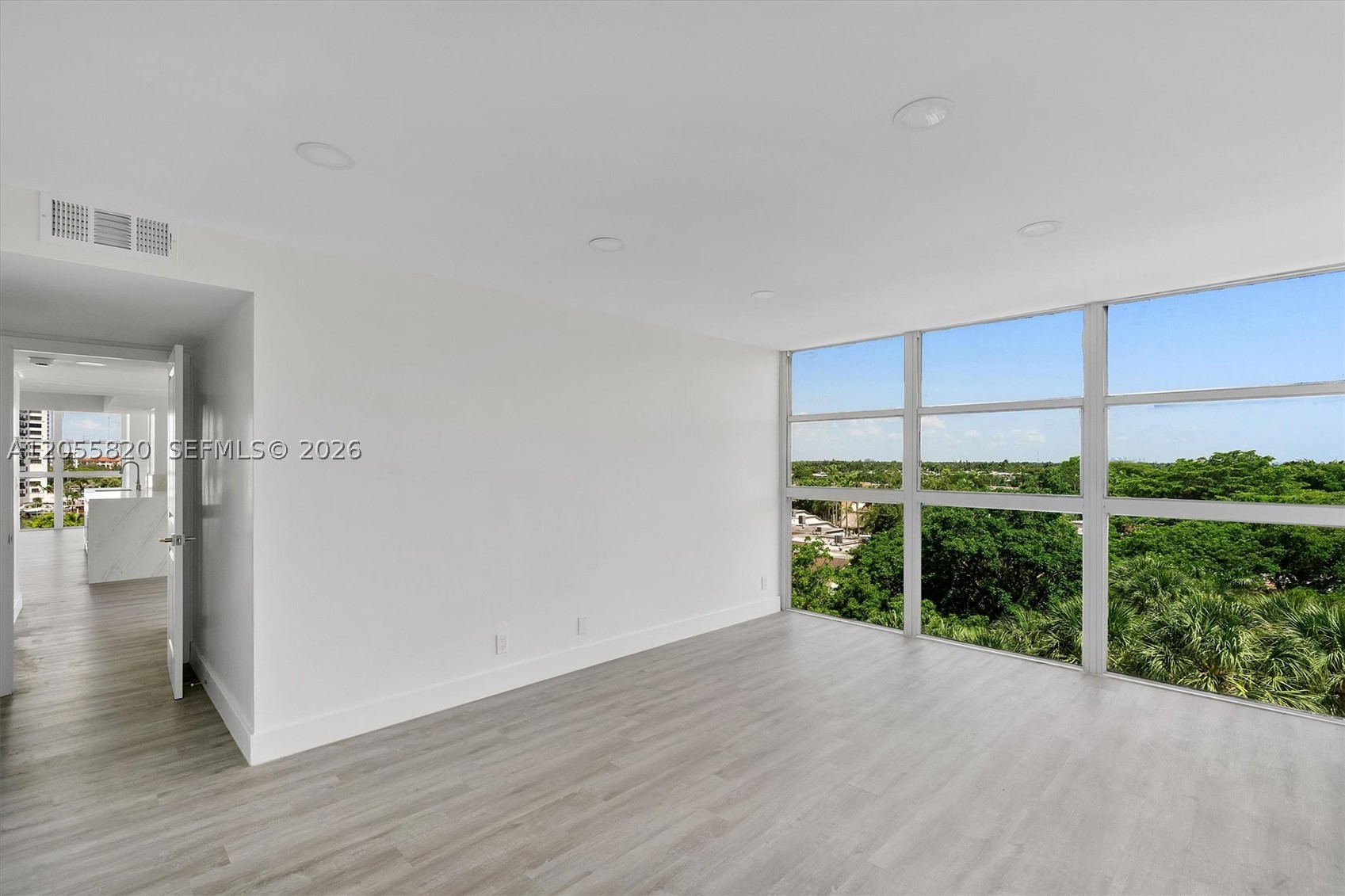 200 LESLIE CONDO - Residential