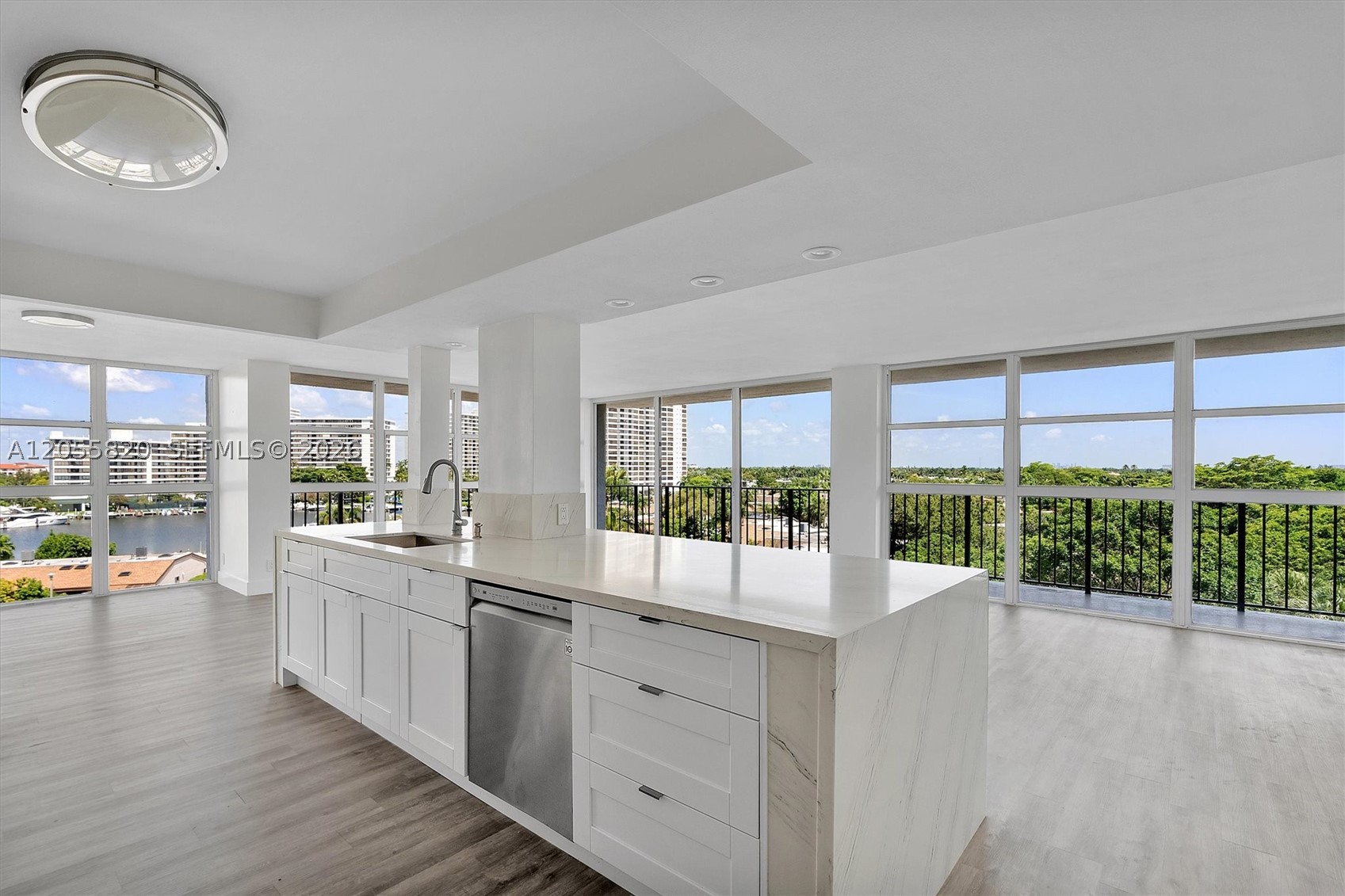 200 LESLIE CONDO - Residential
