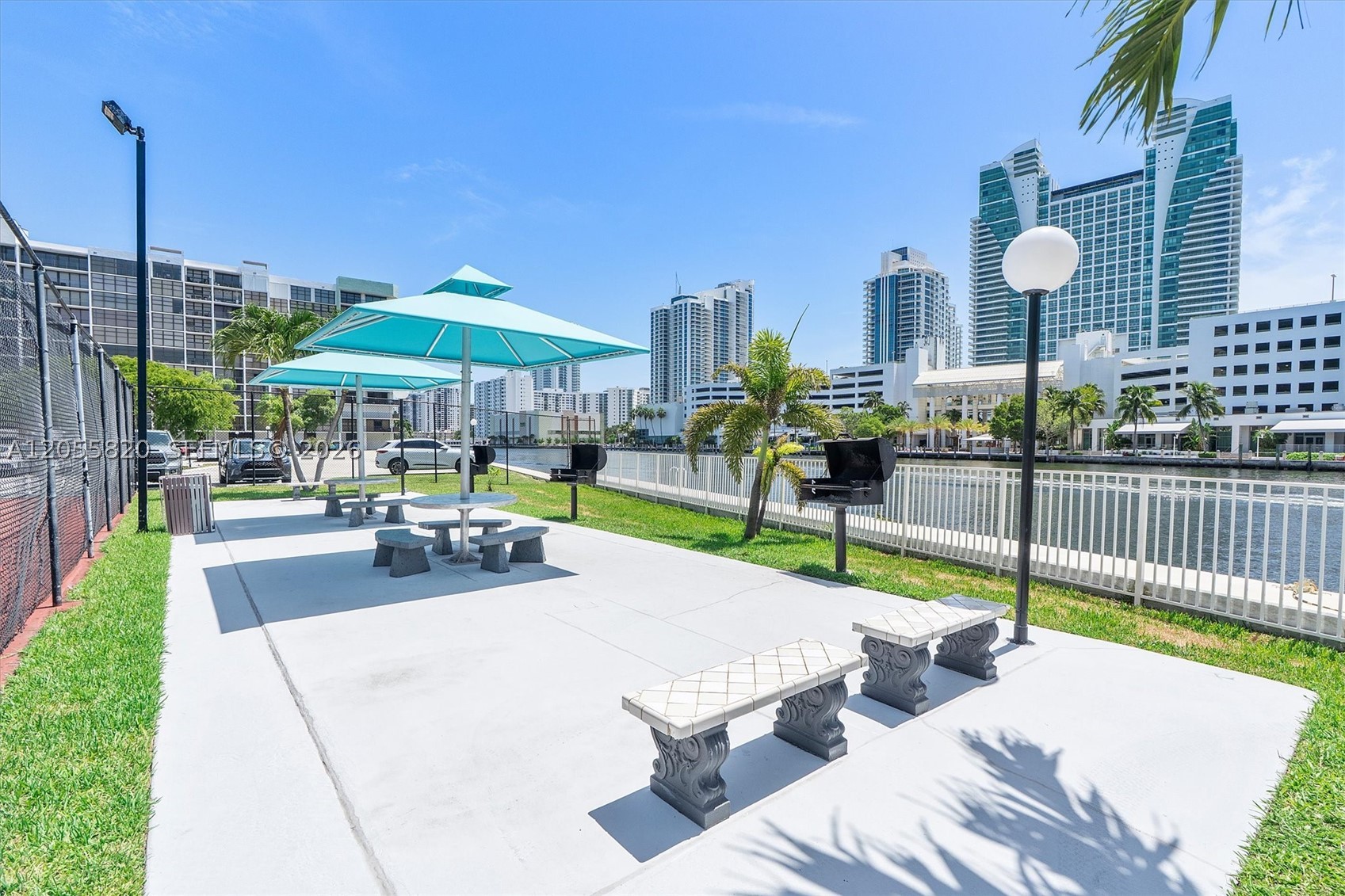 200 LESLIE CONDO - Residential