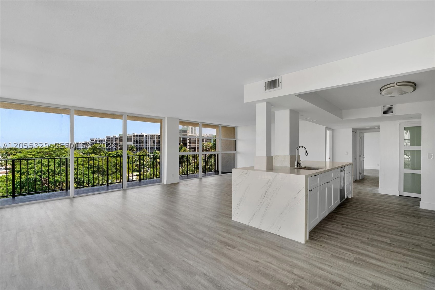 200 LESLIE CONDO - Residential