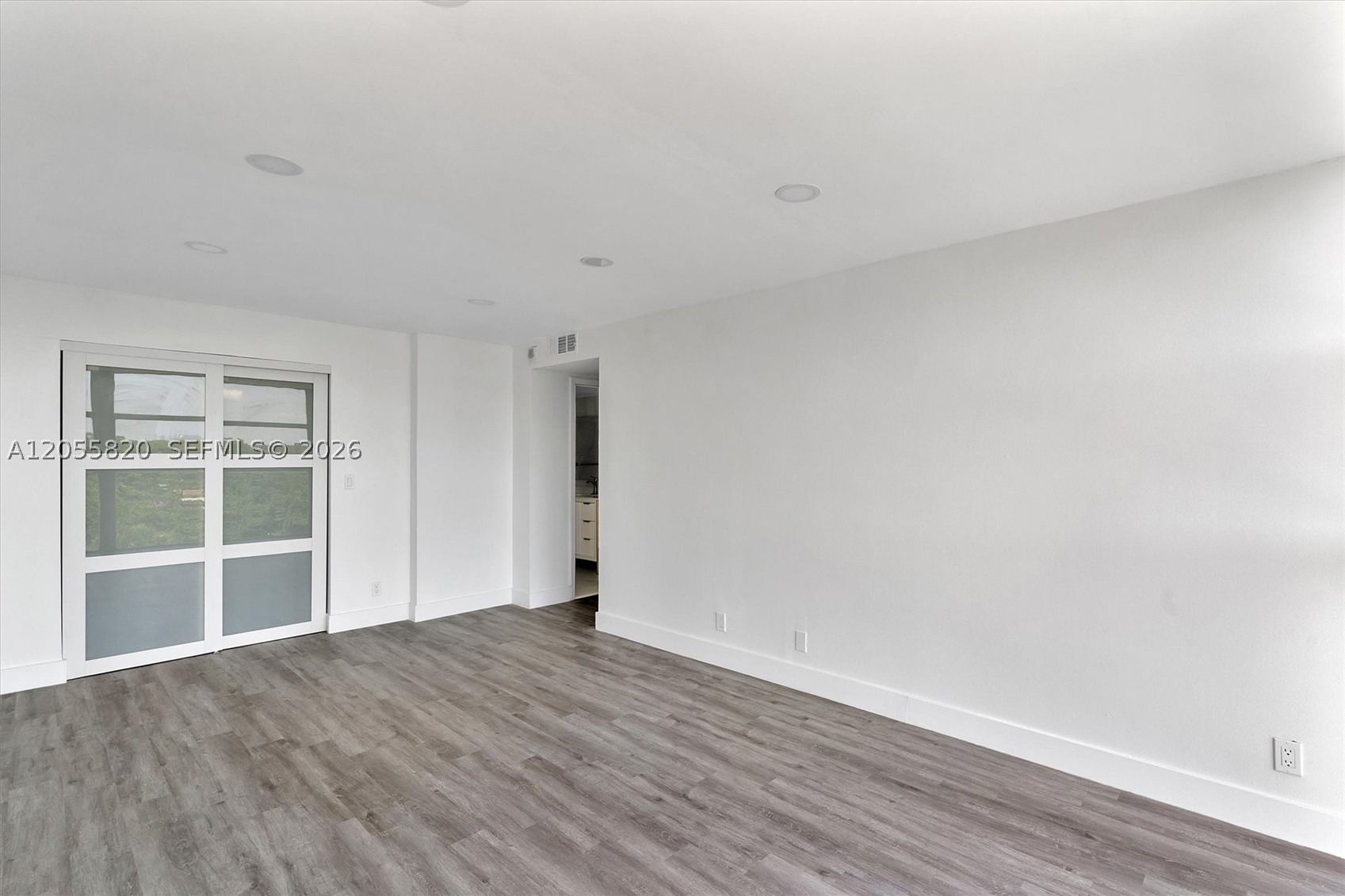 200 LESLIE CONDO - Residential