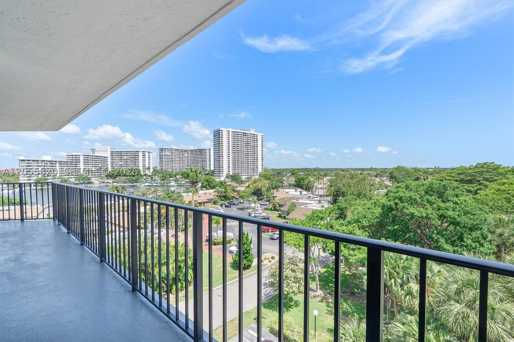 200 LESLIE CONDO - Residential