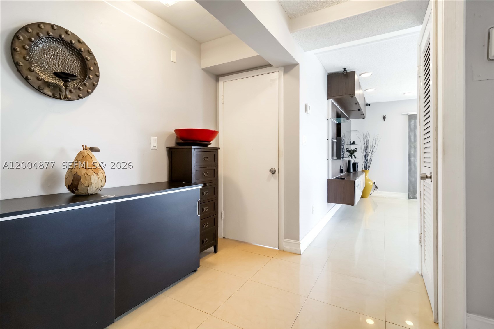 GOLDEN ISLES TOWERS CONDO - Residential