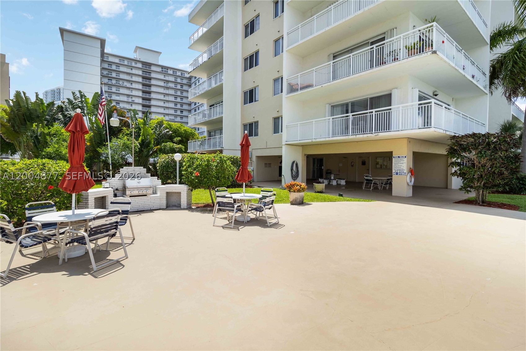 GOLDEN ISLES TOWERS CONDO - Residential
