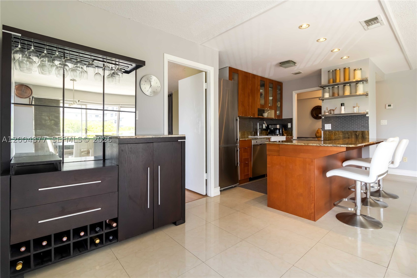 GOLDEN ISLES TOWERS CONDO - Residential