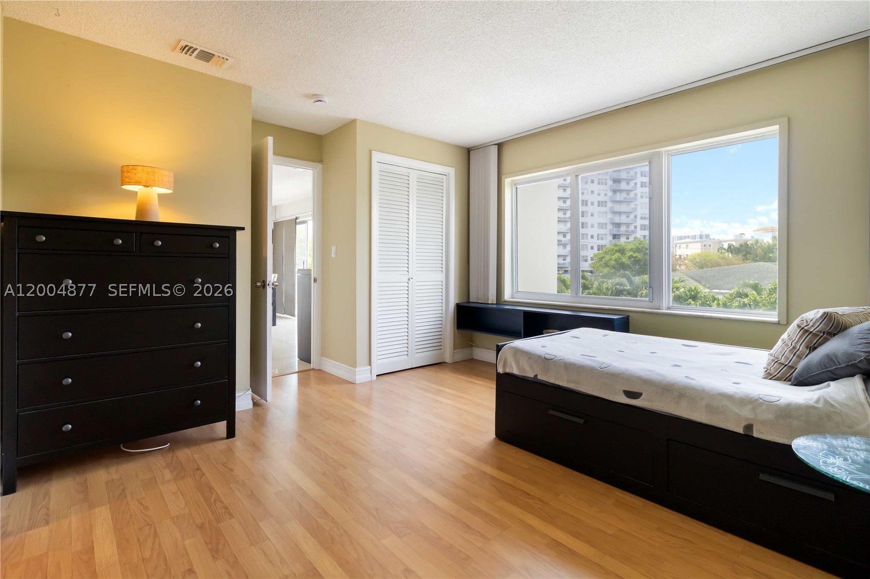 GOLDEN ISLES TOWERS CONDO - Residential