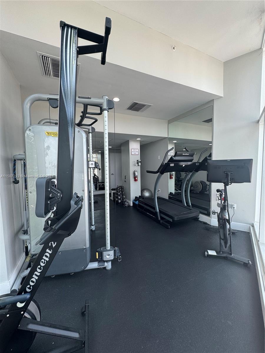 REGATTA AT INDIAN CREEK C - Residential Lease