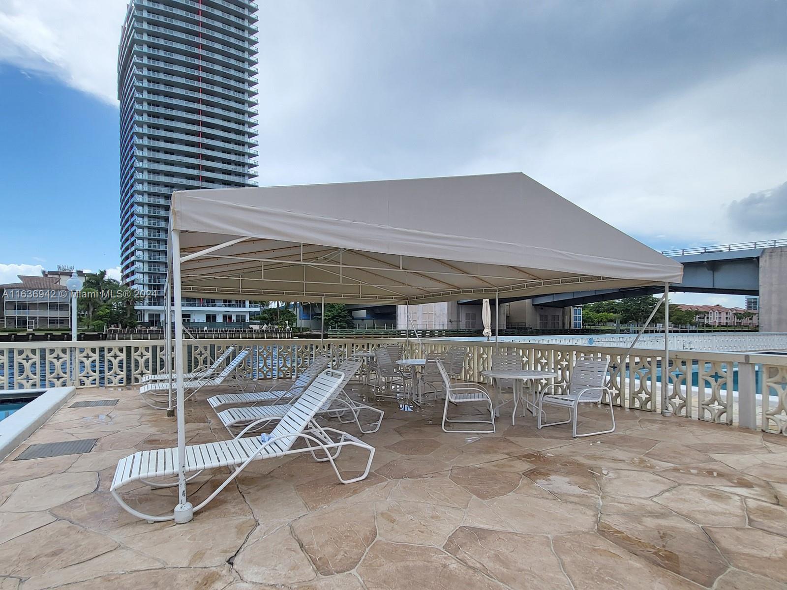 IMPERIAL TOWERS CONDO - Residential