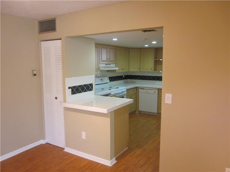 SNAPPER CREEK TOWNHOUSES - Residential Lease