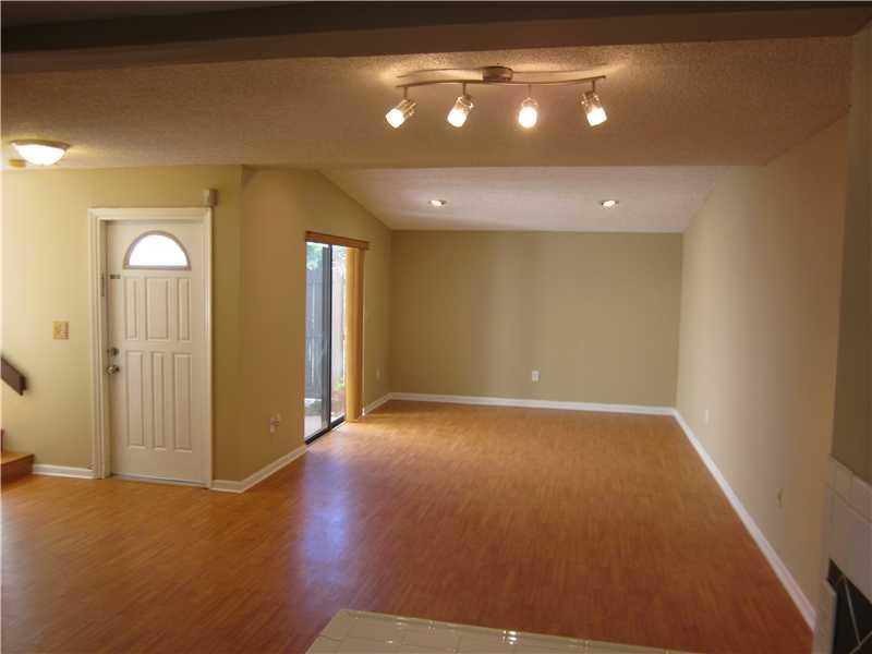 SNAPPER CREEK TOWNHOUSES - Residential Lease